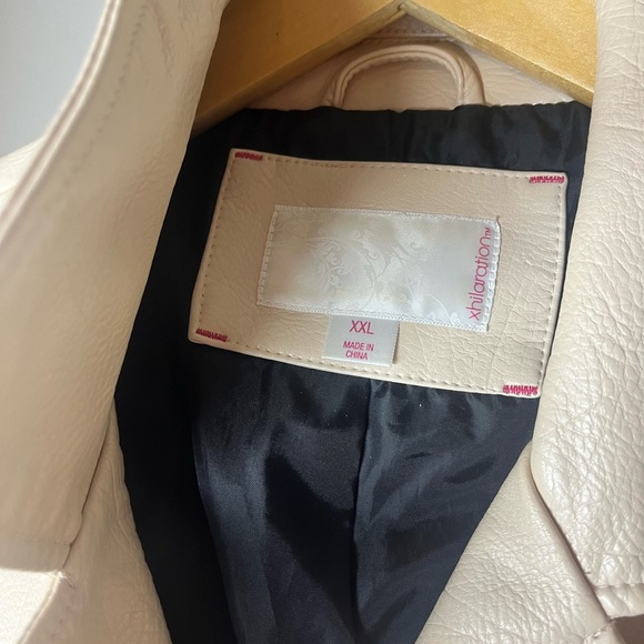 BLUSH LIGHTEST PINK VEGAN MOTORCYCLE 🏍️ JACKET - Picture 4 of 10